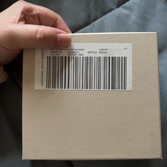 Burberry zipped card case with authenticity card and box - Picture 4 of 5